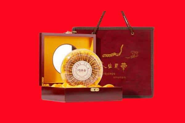 收购资讯:陆良县回收冬虫夏草是按克吗